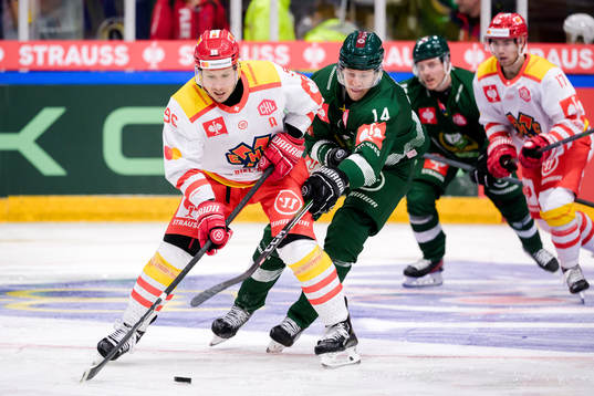 Damien Brunner of EHC Biel-Bienne and Victor Ejdsell of