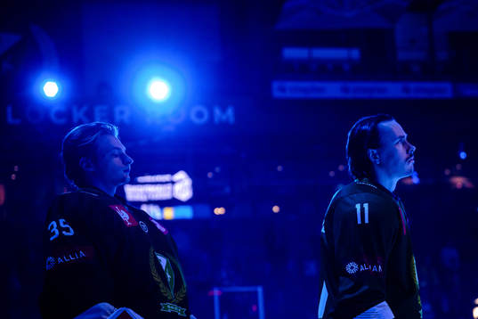 goaltender Carl Lindbom and Joakim Nygård of Färjestad