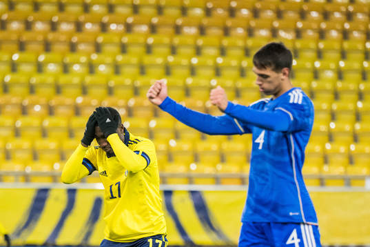 Sveriges Emmannuel Tannor deppar och Italiens Fabio