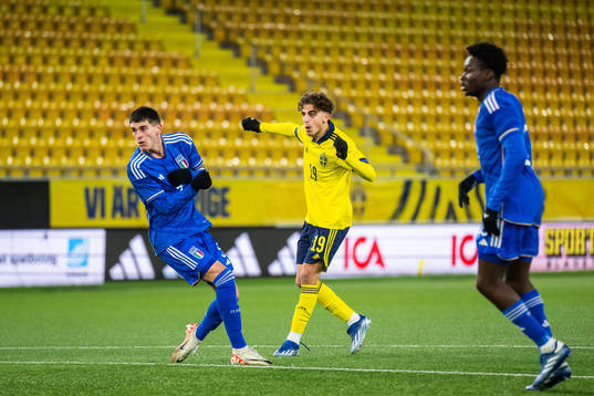 Sveriges Taha Ayari gör 2-2