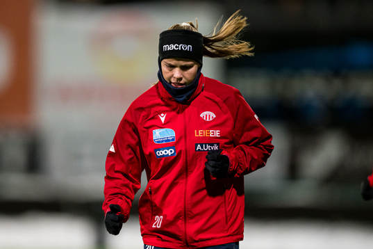 Kristine Hustveit Nybru of Avaldsnes warms up