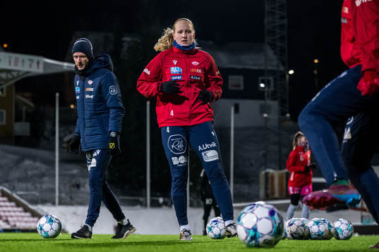 Kaja Olsen of Avaldsnes warms up