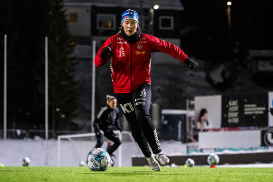 Ina Birkelund of TIL 2020 warms up