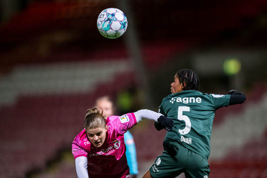 Mali Motrøen Trøan of TIL 2020 and Susan Ama Duah of