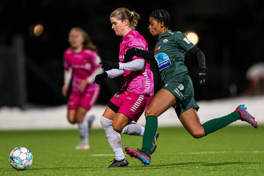 Mali Motrøen Trøan of TIL 2020 and Susan Ama Duah of
