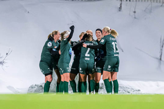 Maria Hovmark of Avaldsnes celebrates