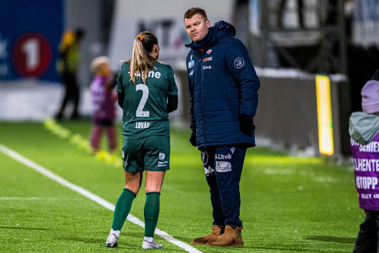 Selma Løvås of Avaldsnes and John Arne Riise, head coach
