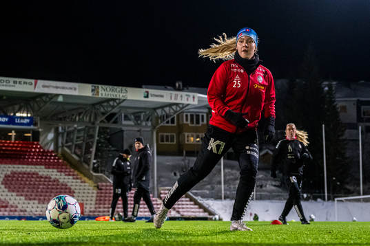 Ina Birkelund of TIL 2020 warms up