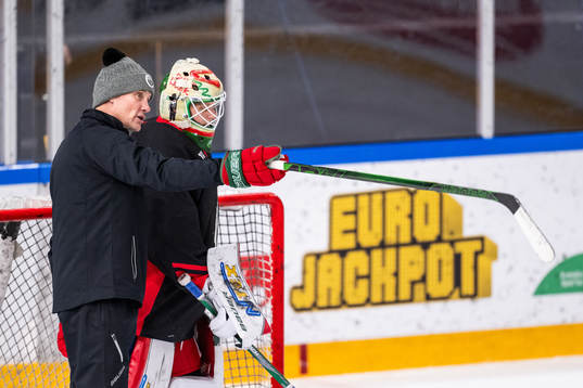 Målvakt Lars Johansson och tränare Roger Rönnberg