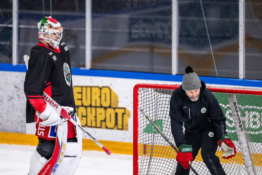 Målvaktstränare Peter Iversen och målvakt Frederik Dichow