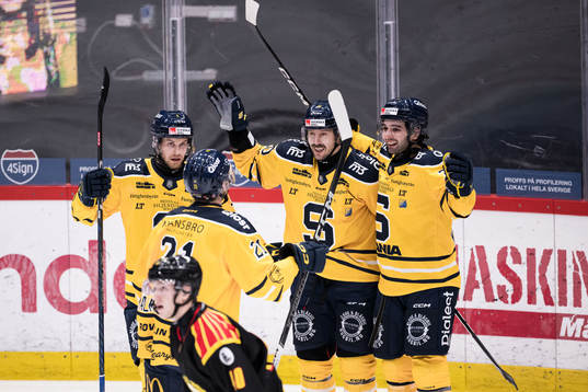 Södertälje SKs Stelio Mattheos jublar