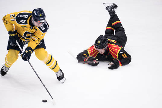 Södertälje SKs Daniel Norbe och Brynäs IFs Oliver