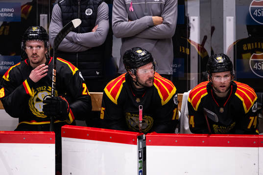 Brynäs Simon Bertilsson på bänken