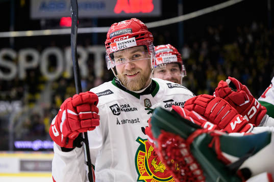 Mora IKs Roope Laavainen jublar