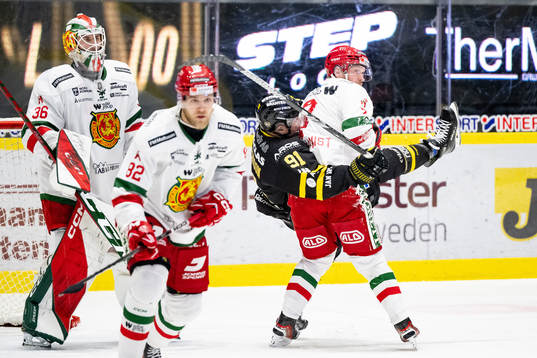 Västerås Nicholas Hutchison i en kamp mot Moras Andre