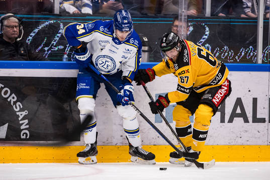 Leksands IFs Peter Cehlarik och Luleå Hockeys Linus Omark