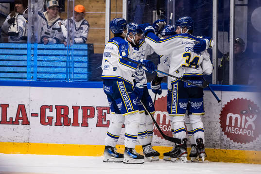 Leksands IFs Peter Cehlarik jublar