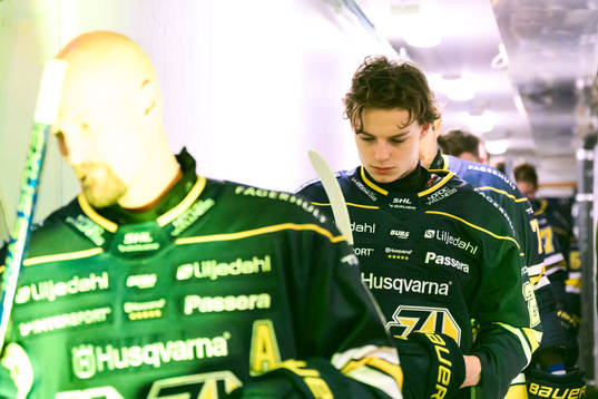 HV71s Oscar Fisker Molgaard