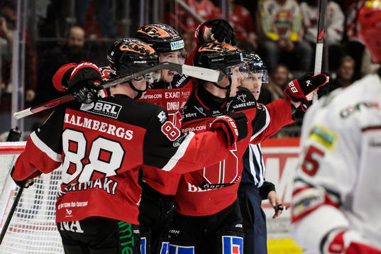 Örebros Hannes Björninen jublar