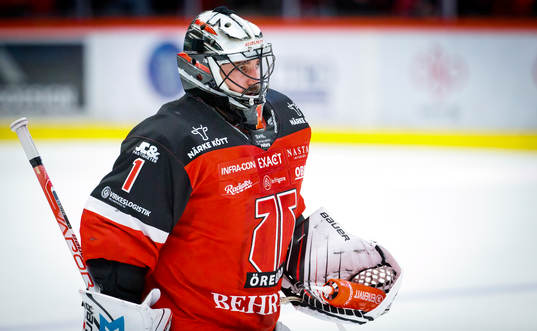 Örebros målvakt Jhonas Enroth deppar