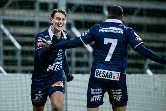 Örgrytes Noah Christoffersson jublar