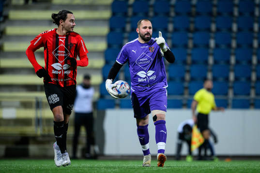 Nordic Uniteds Amar Eminovic och målvakt Dejan Garaca