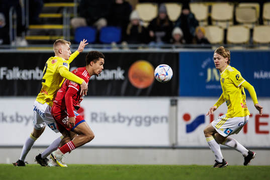Falkenbergs Gabriel Johansson och Skövde AIKs Darrell