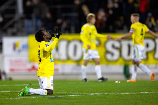 Falkenbergs Godwin Aguda jublar