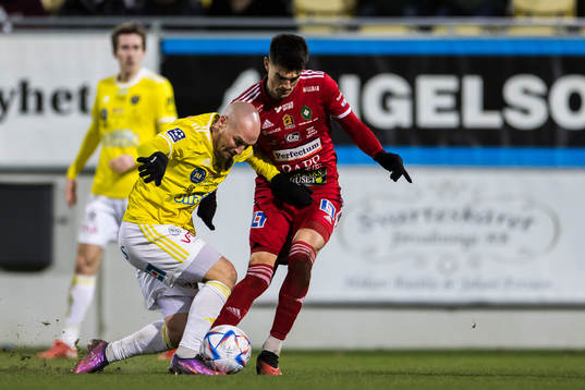 Falkenbergs Christoffer Carlsson och Skövde AIKs Marc Ante