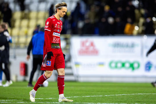 Skövde AIKs Lukas Rhöse deppar