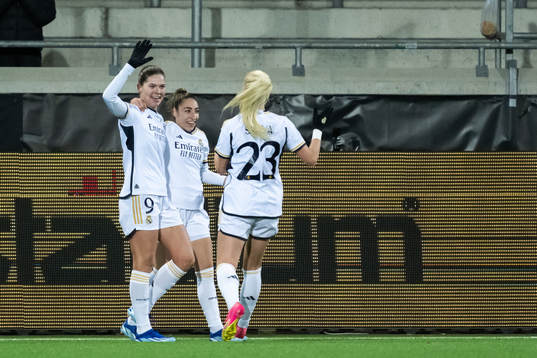 Signe Bruun, Sofie Svava, and Olga of Real Madrid celebrate
