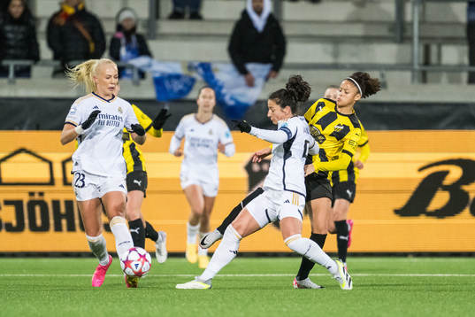 Sofie Svava and Ivana of Real Madrid and Felicia Schröder