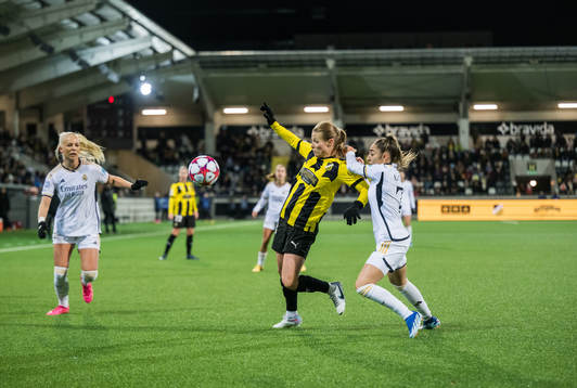 Anna Anvegård of Häcken and Olga of Real Madrid