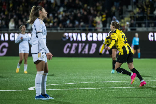 Katariina Kosola of Häcken celebrates the 2-1 goal