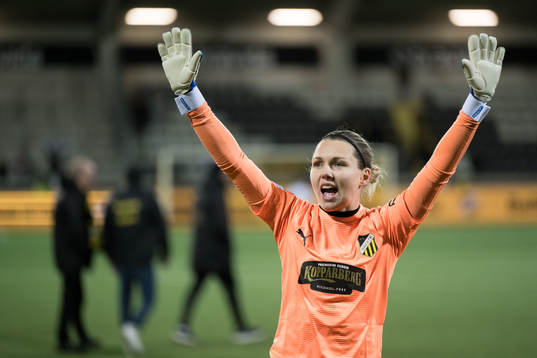 Jennifer Falk of Häcken celebrates