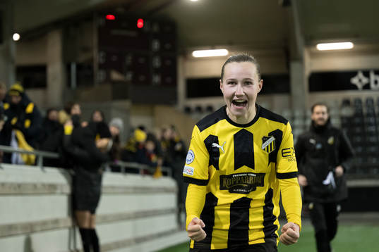 Marika Bergman Lundin of Häcken celebrates