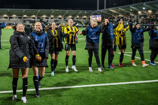 Felicia Schröder, Lisa Löwing, Rusul Rosa Kafaji and Aivi