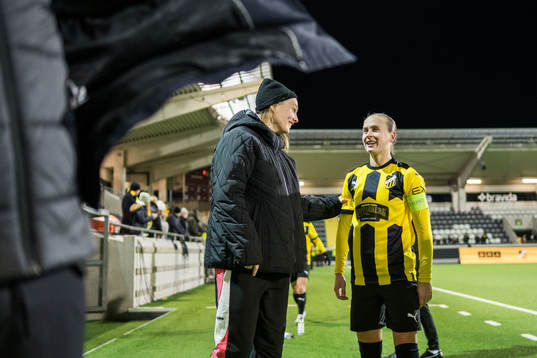 Stine Larsen and Filippa Curmark of Häcken