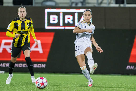 Filippa Curmark of Häcken and Zornoza of Real Madrid