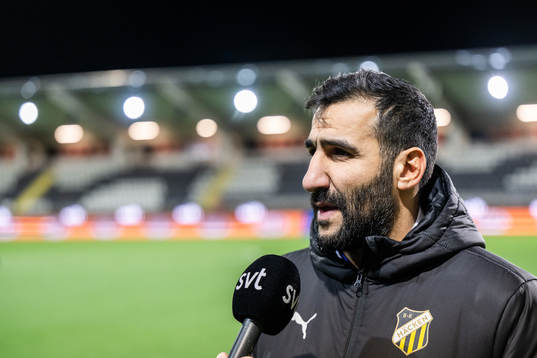 Head coach Mak Lind of Häcken is interviewed