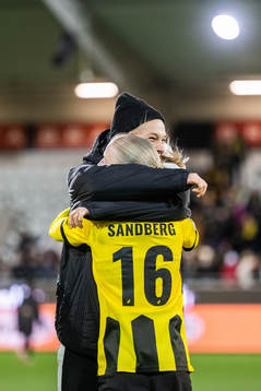 Stine Larsen and Anna Sandberg of Häcken celebrate