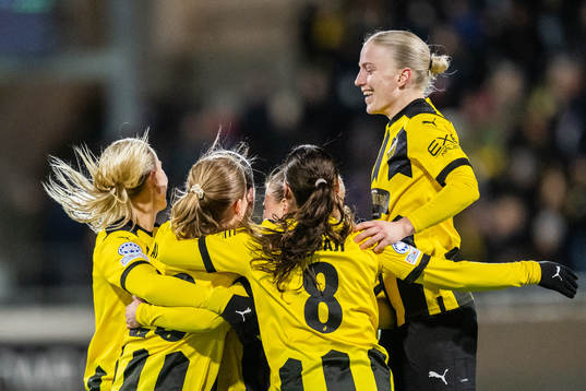 Katariina Kosola, Josefine Rybrink, Anna Anvegård, Rusul