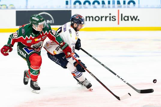 Frölundas Carl Klingberg och Växjös Zachary Giuttari