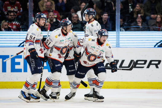 Växjös Martin Lundberg jublar