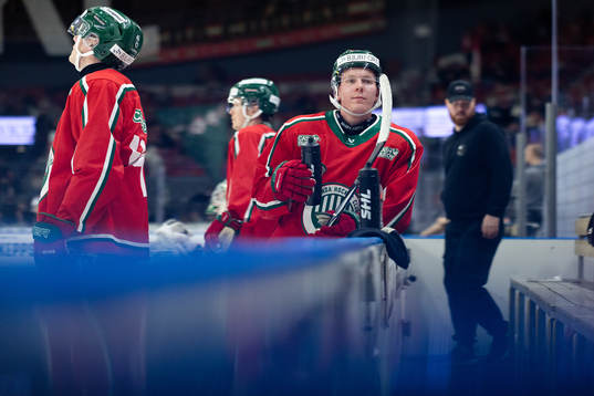 Frölundas Otto Stenberg innan ishockeymatchen i SHL mellan