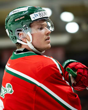 Frölundas Linus Öberg innan ishockeymatchen i SHL mellan