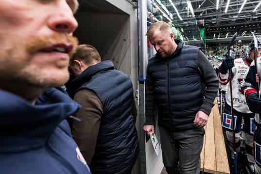 Linköpings tränare Klas Östman deppar