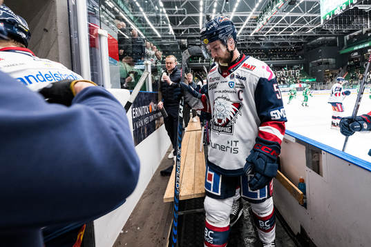 Linköpings Oscar Fantenberg deppar