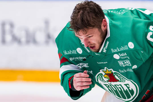 Rögles målvakt Petr Kvaca har ont