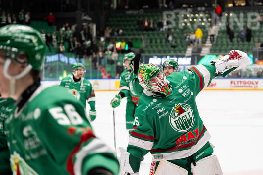 Rögles målvakt Christoffer Rifalk jublar